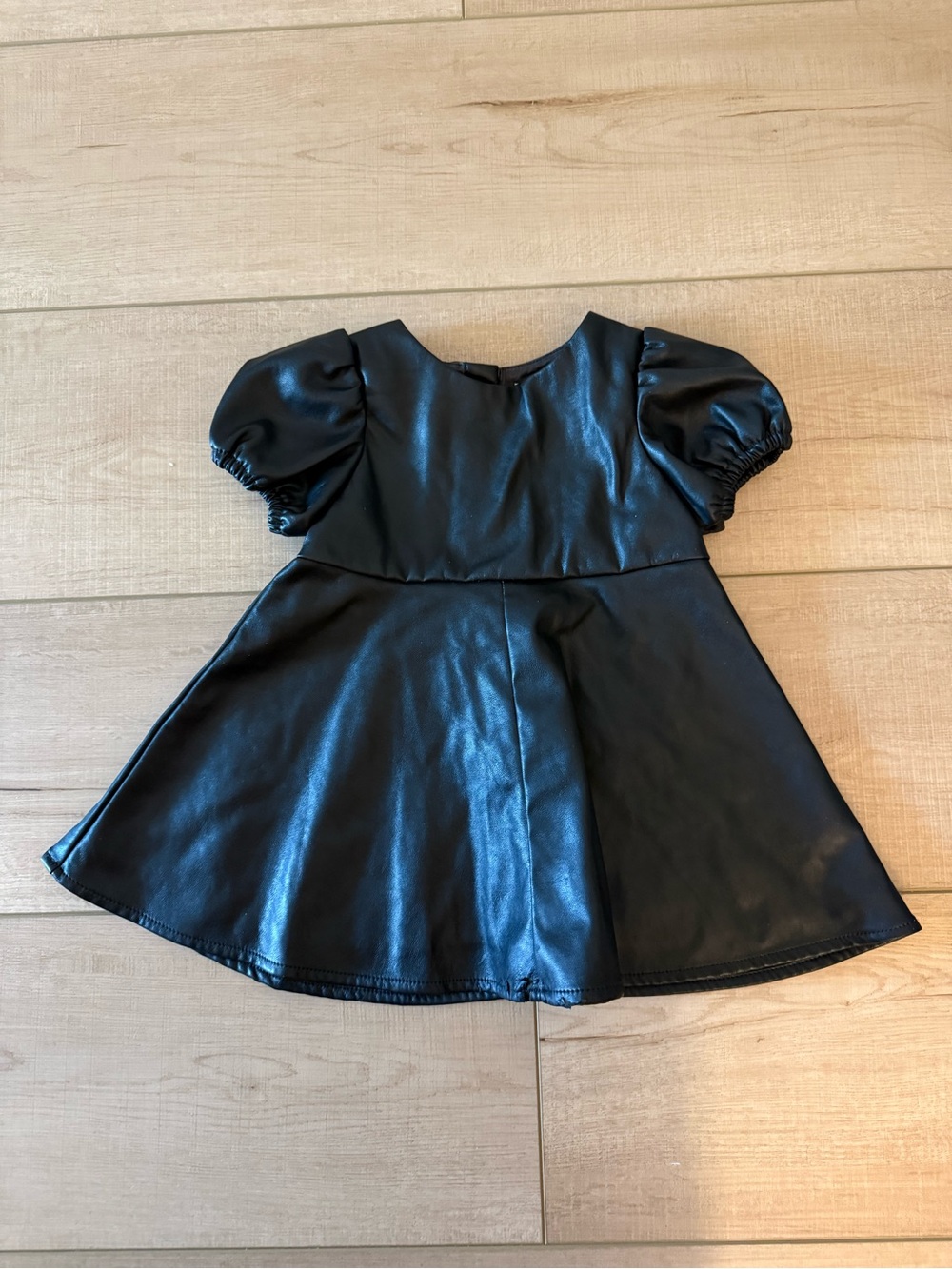 Baby GAP Girl’s Faux Leather Short Sleeved Swing Dress Black 6-12 months